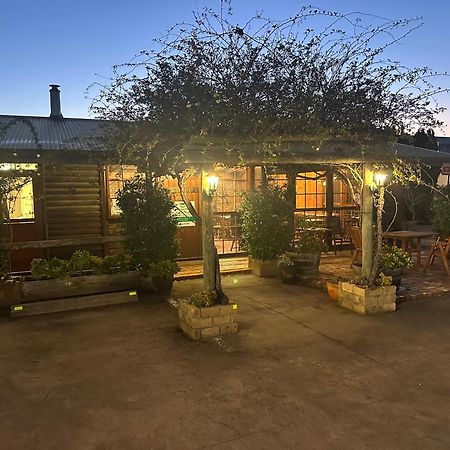 Banjo Paterson Motor Inn Lakes Entrance Exteriör bild