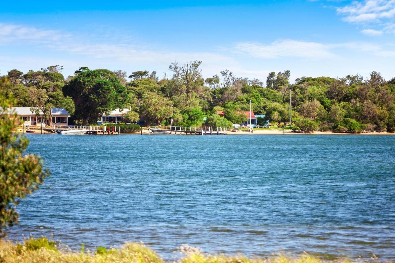 Banjo Paterson Motor Inn Lakes Entrance Exteriör bild