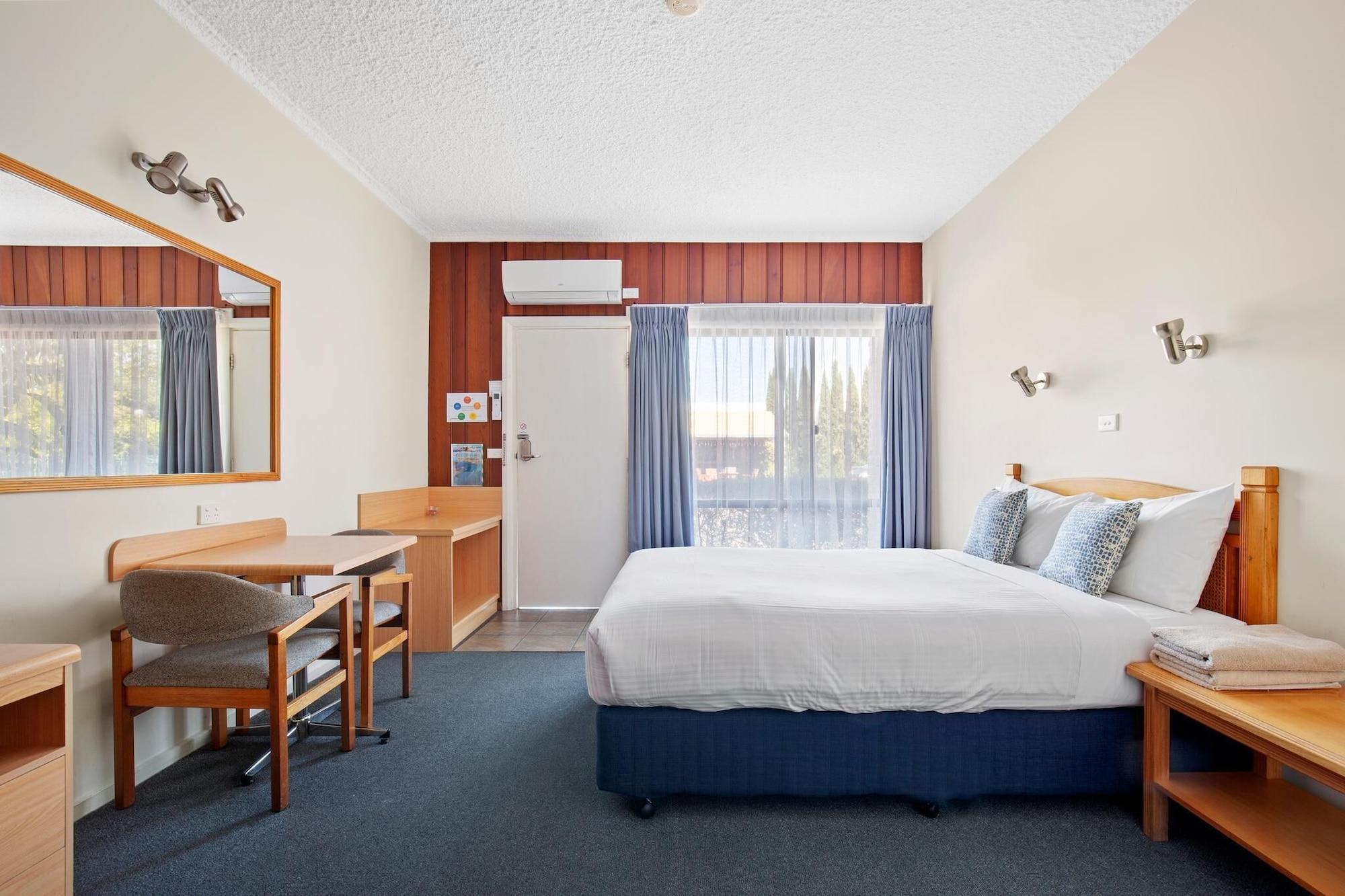 Banjo Paterson Motor Inn Lakes Entrance Exteriör bild