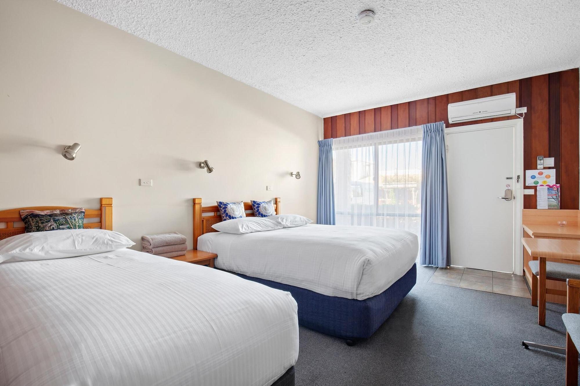 Banjo Paterson Motor Inn Lakes Entrance Exteriör bild