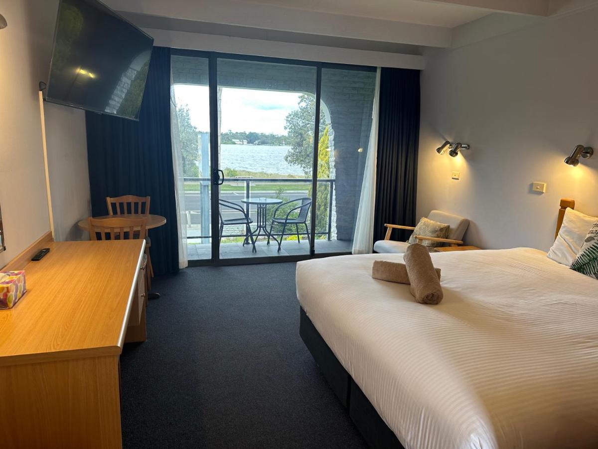 Banjo Paterson Motor Inn Lakes Entrance Exteriör bild