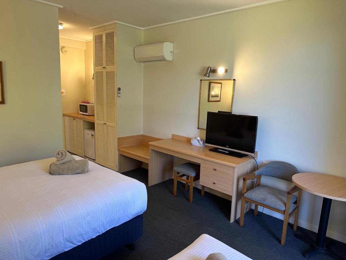 Banjo Paterson Motor Inn Lakes Entrance Exteriör bild