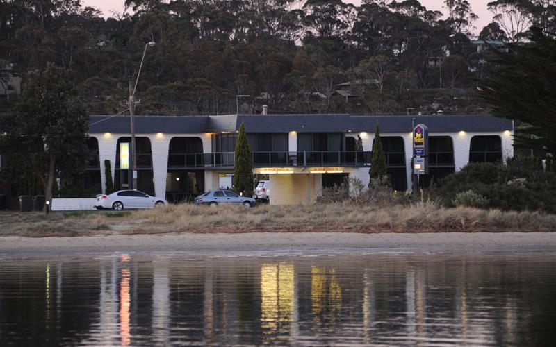 Banjo Paterson Motor Inn Lakes Entrance Exteriör bild