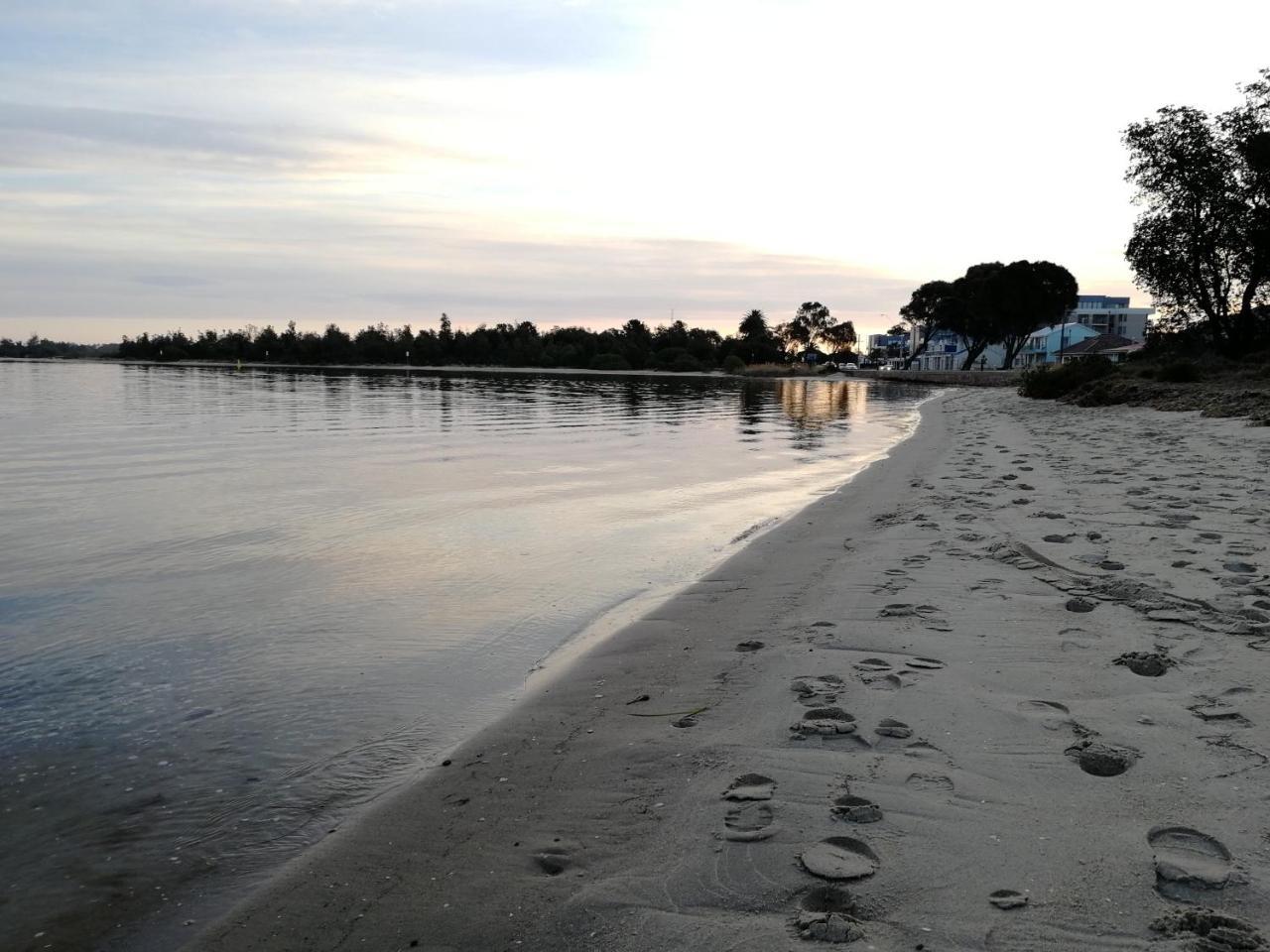 Banjo Paterson Motor Inn Lakes Entrance Exteriör bild