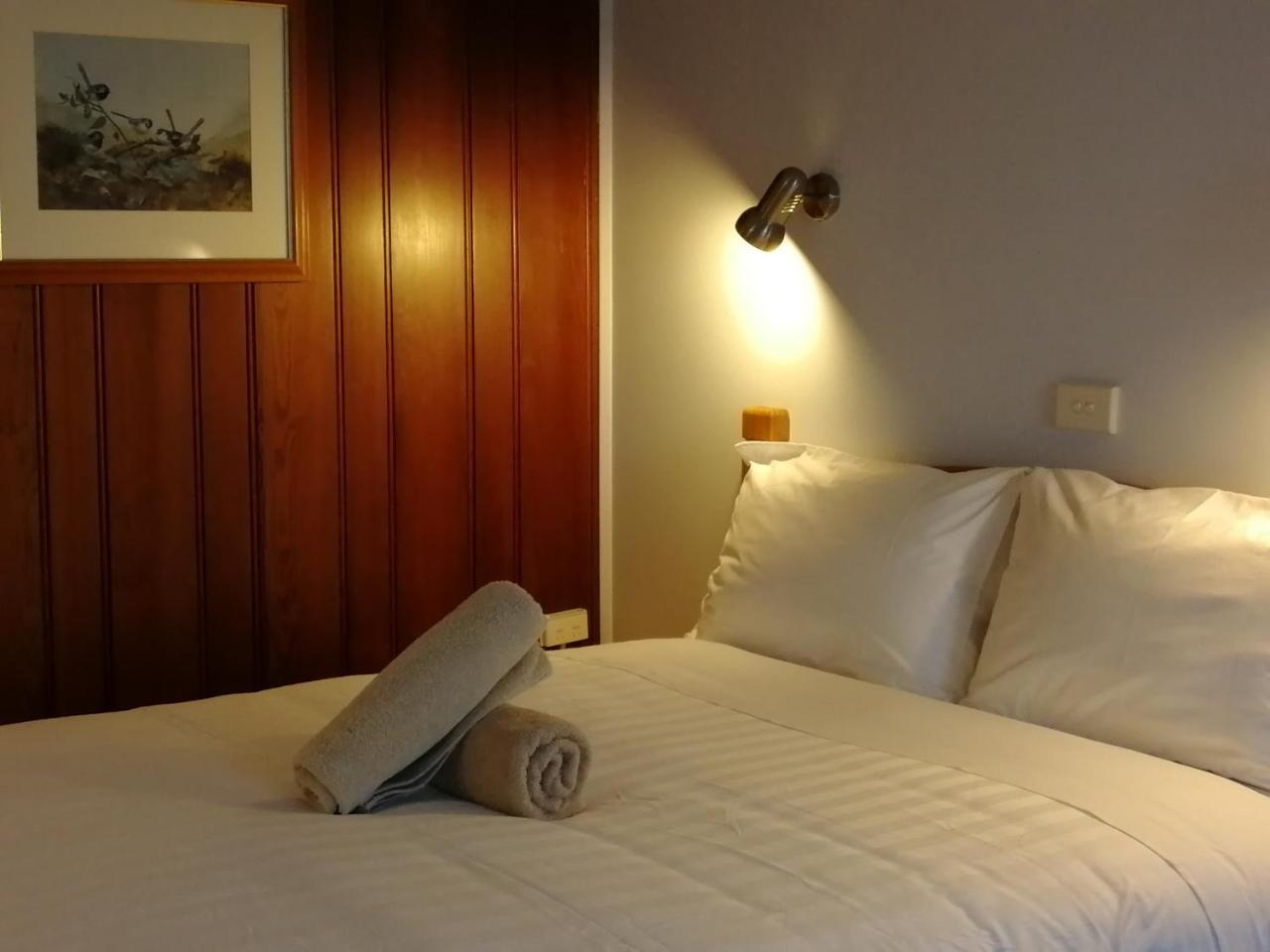 Banjo Paterson Motor Inn Lakes Entrance Exteriör bild