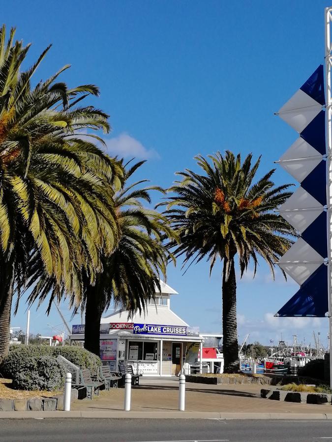 Banjo Paterson Motor Inn Lakes Entrance Exteriör bild