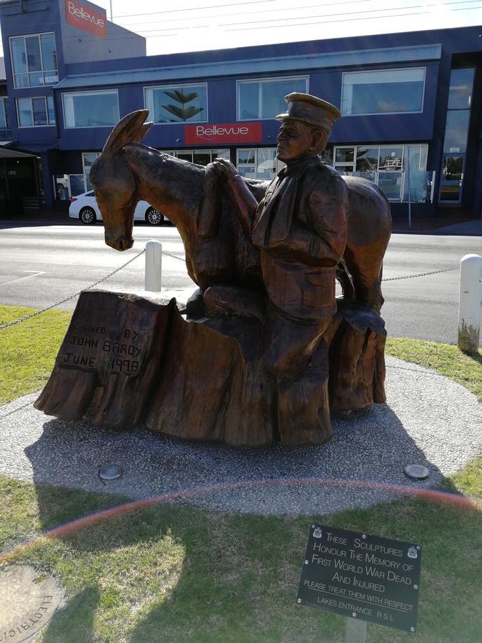 Banjo Paterson Motor Inn Lakes Entrance Exteriör bild