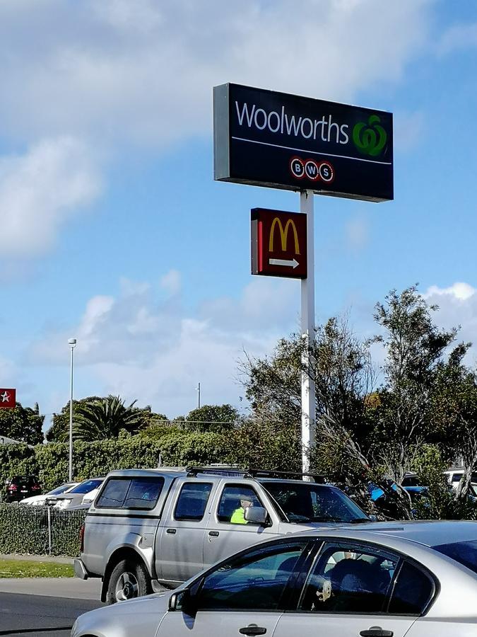 Banjo Paterson Motor Inn Lakes Entrance Exteriör bild