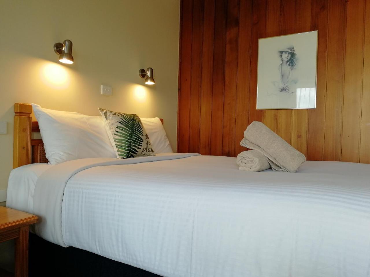 Banjo Paterson Motor Inn Lakes Entrance Exteriör bild