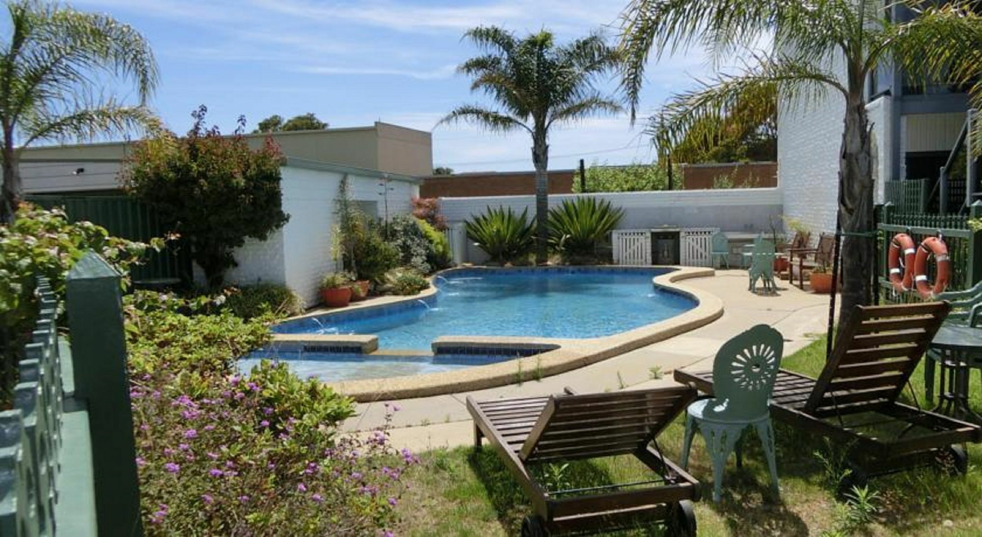 Banjo Paterson Motor Inn Lakes Entrance Exteriör bild