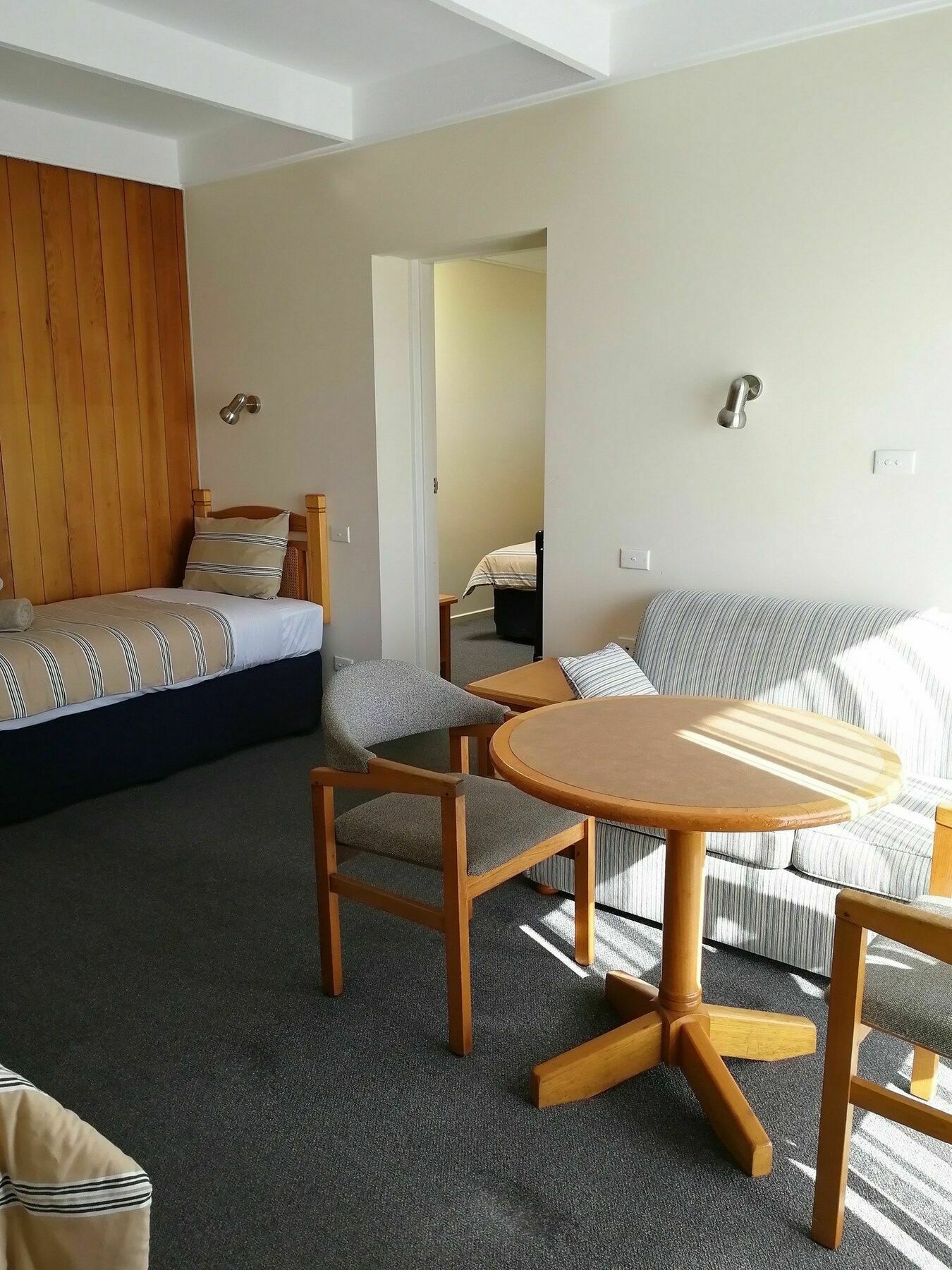 Banjo Paterson Motor Inn Lakes Entrance Exteriör bild